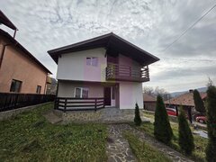 Vila de vacanta cu 4 camere de vanzare in Valea Doftanei
